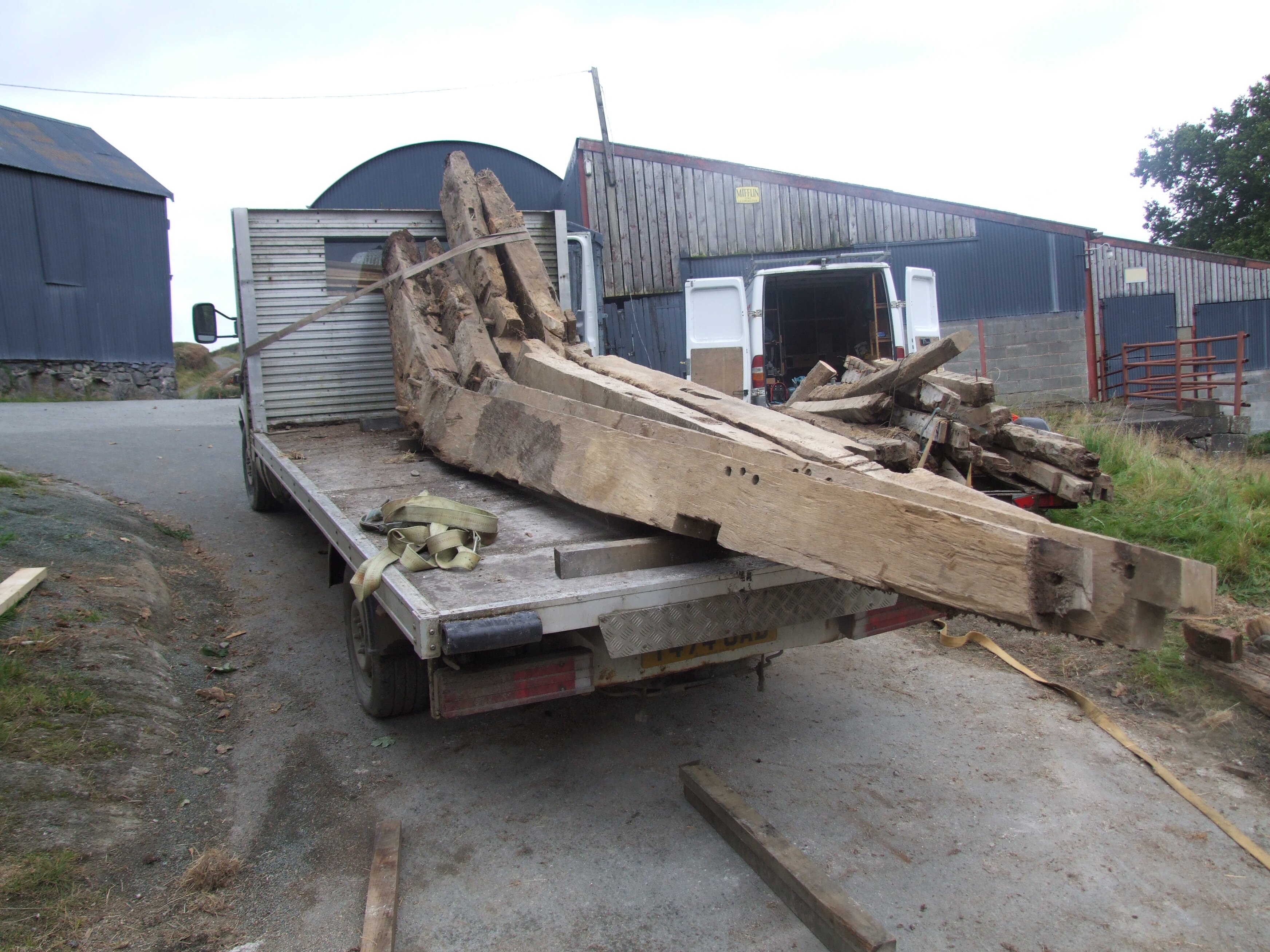 cruck frame