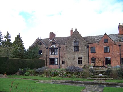 Timber frame buildings - Broadfield Court