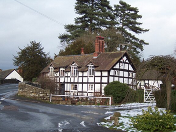 Black and white house in Eardisland, Herefordshire - Click on picture to find out more about Eardisland